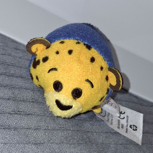 Disney Tsum Tsum Zootopia Officer Clawhauser mini stackable plush - Picture 8 of 8